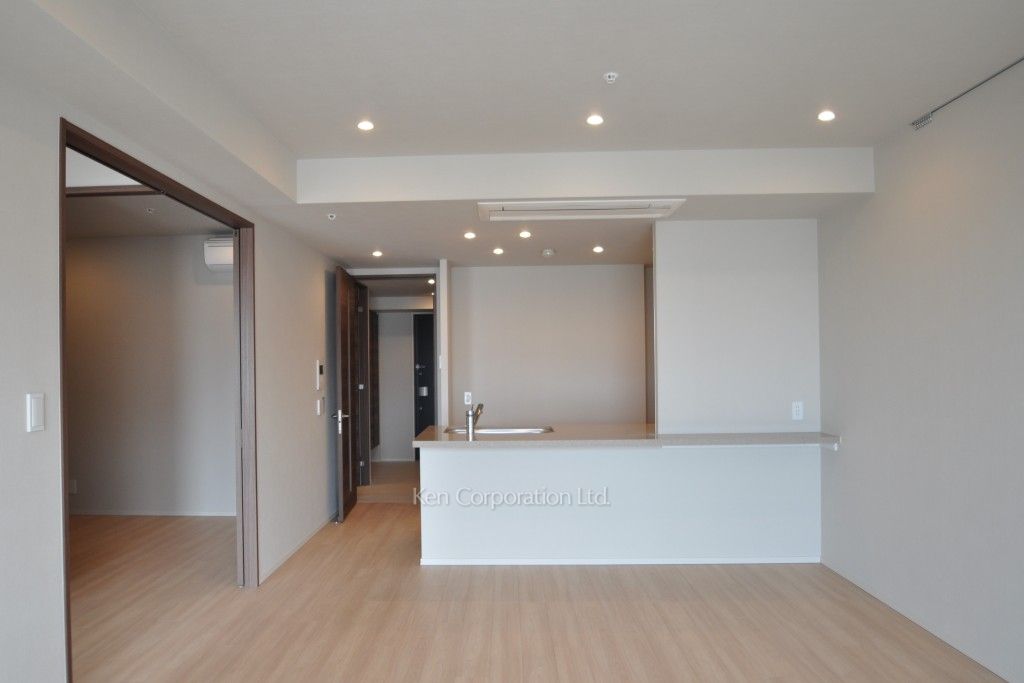 コンフォリア新宿イーストサイドタワーの写真 居室（LDなど） ※18階の同じ間取タイプを撮影。仕様が異なることがあります。