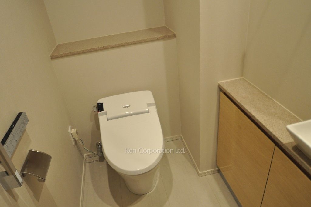 コンフォリア新宿イーストサイドタワーの写真 トイレ ※18階の同じ間取タイプを撮影。仕様が異なることがあります。