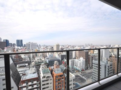 コンフォリア新宿イーストサイドタワーの写真 バルコニー