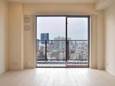 コンフォリア新宿イーストサイドタワーの写真 居室（LDなど） ※17階の同じ間取タイプを撮影。仕様が異なることがあります。