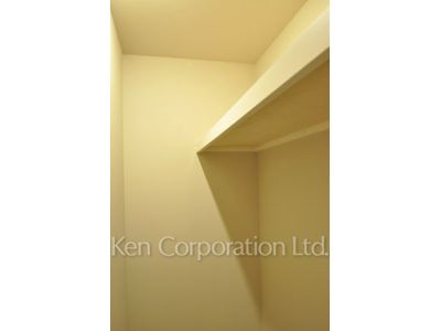 コンフォリア新宿イーストサイドタワーの写真 ストレージ ※30階の同じ間取タイプを撮影。仕様が異なることがあります。