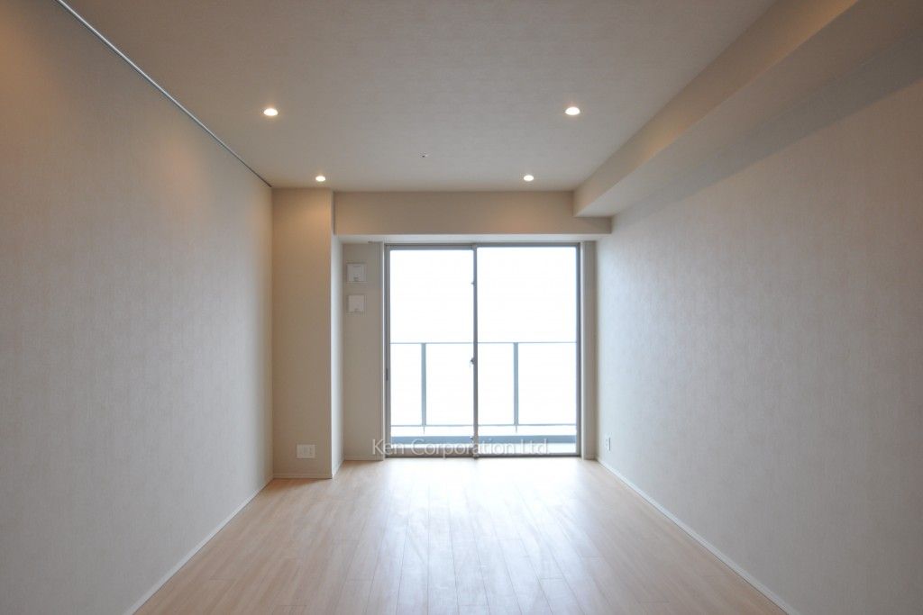 コンフォリア新宿イーストサイドタワーの写真 居室（LDなど） ※30階の同じ間取タイプを撮影。仕様が異なることがあります。