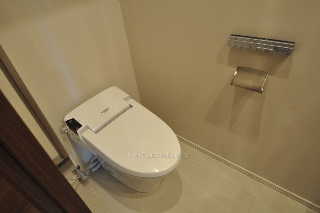 コンフォリア新宿イーストサイドタワーの写真 トイレ ※30階の同じ間取タイプを撮影。仕様が異なることがあります。