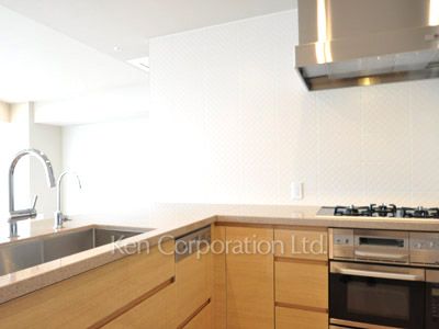 コンフォリア新宿イーストサイドタワーの写真 キッチン ※30階の同じ間取タイプを撮影。仕様が異なることがあります。