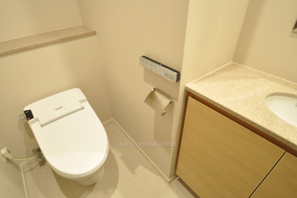 コンフォリア新宿イーストサイドタワーの写真 トイレ ※30階の同じ間取タイプを撮影。仕様が異なることがあります。