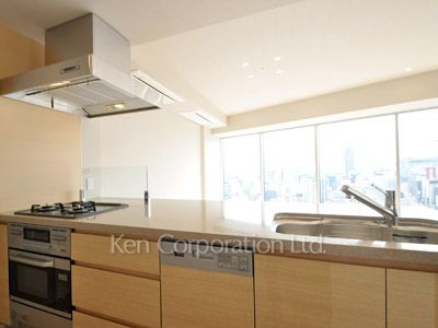 コンフォリア新宿イーストサイドタワーの写真 キッチン ※18階の同じ間取タイプを撮影。仕様が異なることがあります。