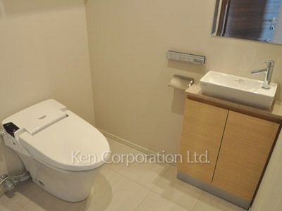 コンフォリア新宿イーストサイドタワーの写真 トイレ ※18階の同じ間取タイプを撮影。仕様が異なることがあります。