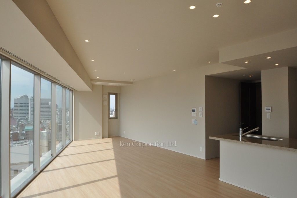 コンフォリア新宿イーストサイドタワーの写真 居室（LDなど） ※18階の同じ間取タイプを撮影。仕様が異なることがあります。