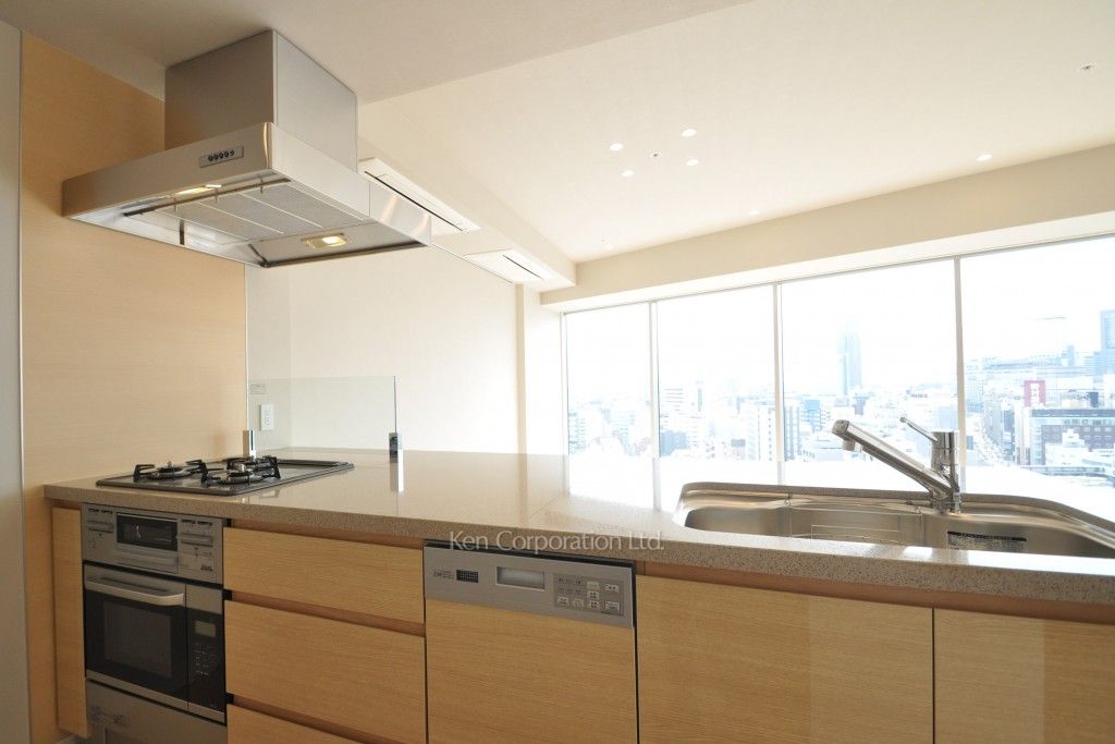 コンフォリア新宿イーストサイドタワーの写真 キッチン ※18階の同じ間取タイプを撮影。仕様が異なることがあります。