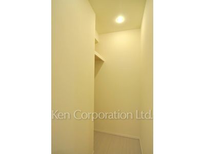 コンフォリア新宿イーストサイドタワーの写真 クローゼット ※25階の同じ間取タイプを撮影。仕様が異なることがあります。