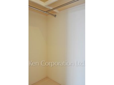 コンフォリア新宿イーストサイドタワーの写真 ウォークインクローゼット ※17階の同じ間取タイプを撮影。仕様が異なることがあります。