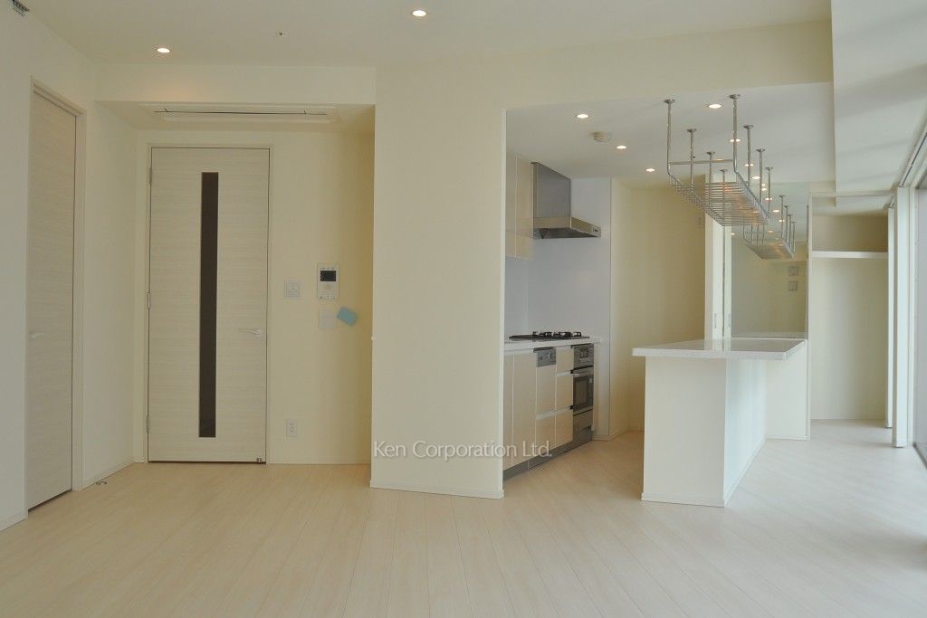 コンフォリア新宿イーストサイドタワーの写真 居室（LDなど） ※17階の同じ間取タイプを撮影。仕様が異なることがあります。