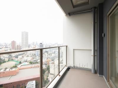 コンフォリア新宿イーストサイドタワーの写真 バルコニー