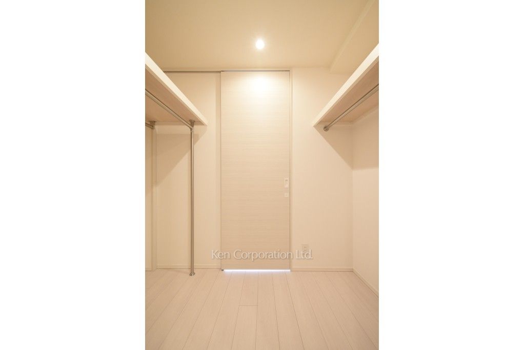 コンフォリア新宿イーストサイドタワーの写真 ウォークインクローゼット