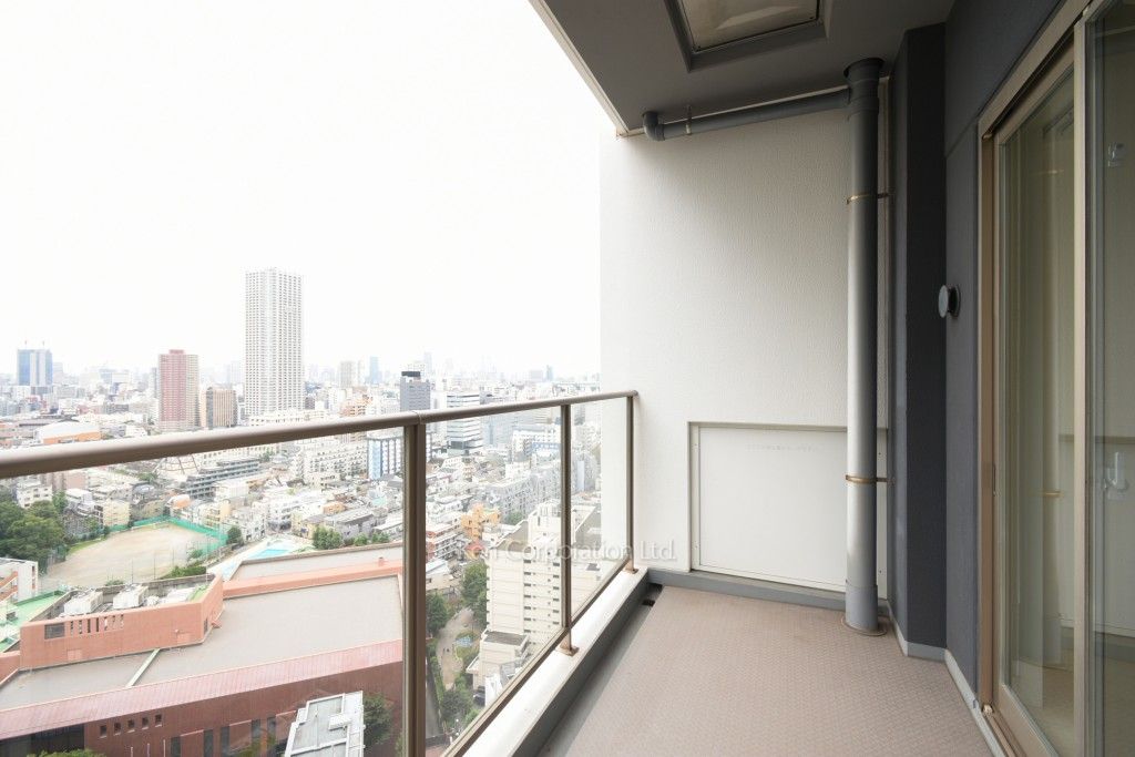 コンフォリア新宿イーストサイドタワーの写真 バルコニー