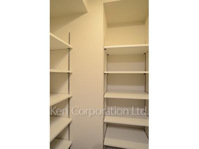 コンフォリア新宿イーストサイドタワーの写真 シューズインクローゼット