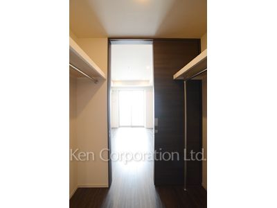 コンフォリア新宿イーストサイドタワーの写真 ウォークインクローゼット