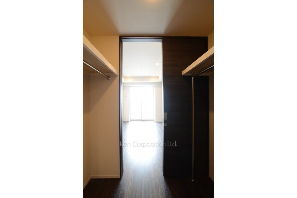 コンフォリア新宿イーストサイドタワーの写真 ウォークインクローゼット