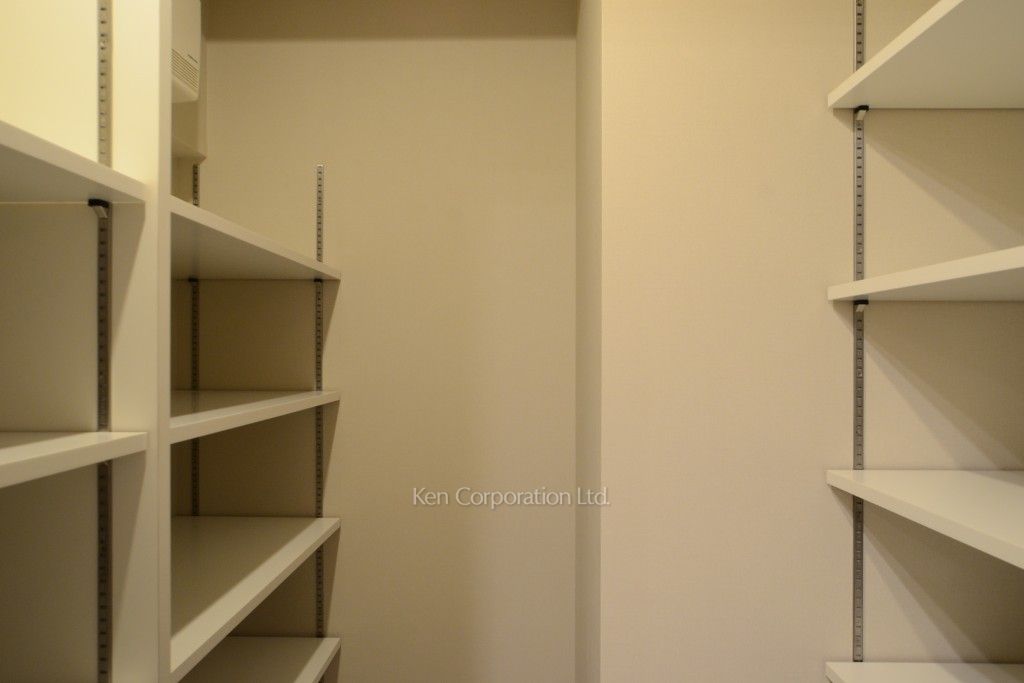 コンフォリア新宿イーストサイドタワーの写真 シューズインクローゼット ※30階の同じ間取タイプを撮影。仕様が異なることがあります。