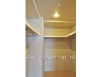 コンフォリア新宿イーストサイドタワーの写真 ウォークインクローゼット