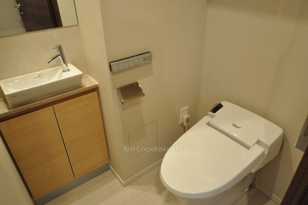 コンフォリア新宿イーストサイドタワーアネックスの写真 トイレ ※4階の同じ間取タイプを撮影。仕様が異なることがあります。