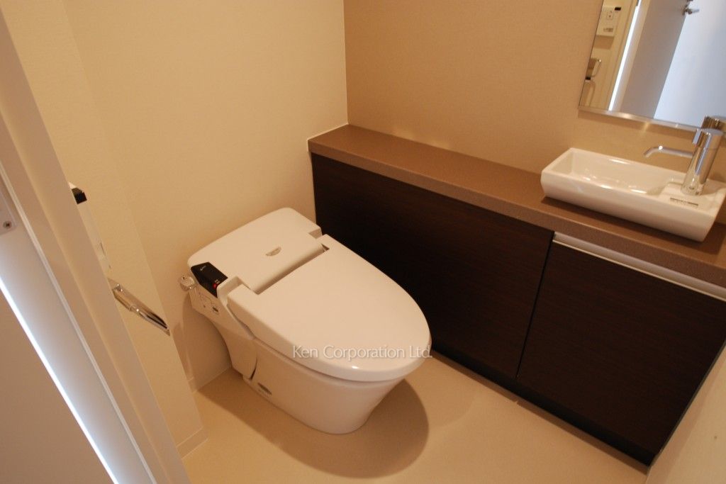 Casa Alboreの写真 トイレ ※3階の同じ間取タイプを撮影。仕様が異なることがあります。