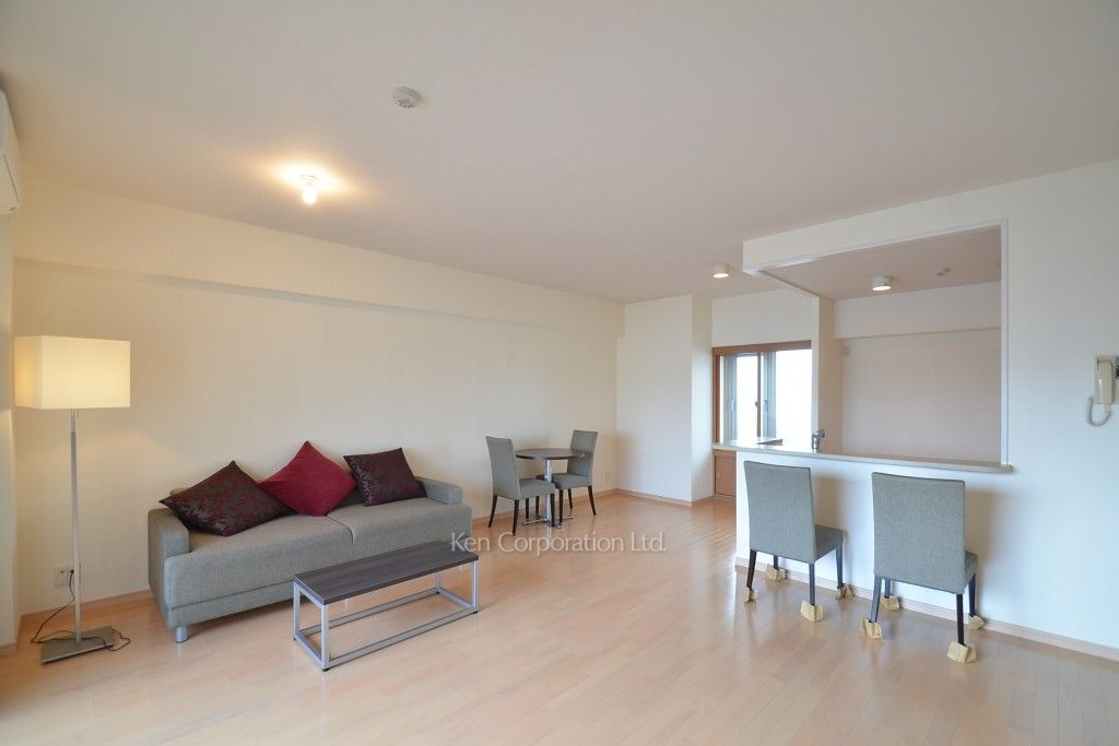 Roppongi Residencesの写真 リビングダイニング