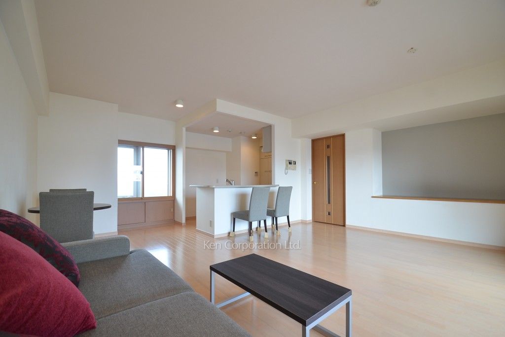 Roppongi Residencesの写真 リビングダイニング