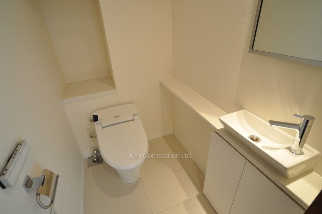 パークアクシス青山一丁目タワーの写真 トイレ ※12階の同じ間取タイプを撮影。仕様が異なることがあります。