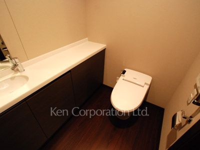 トイレ ※16階の同じ間取タイプを撮影。仕様が異なることがあります。