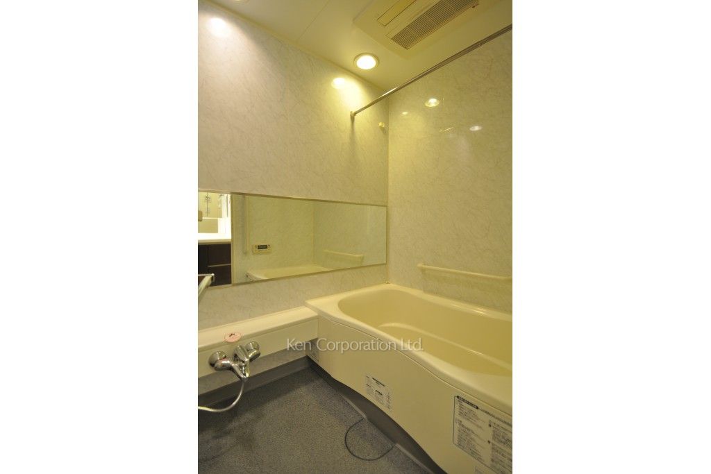 レジディア新宿イーストⅡの写真 バスルーム ※9階の同じ間取タイプを撮影。仕様が異なることがあります。