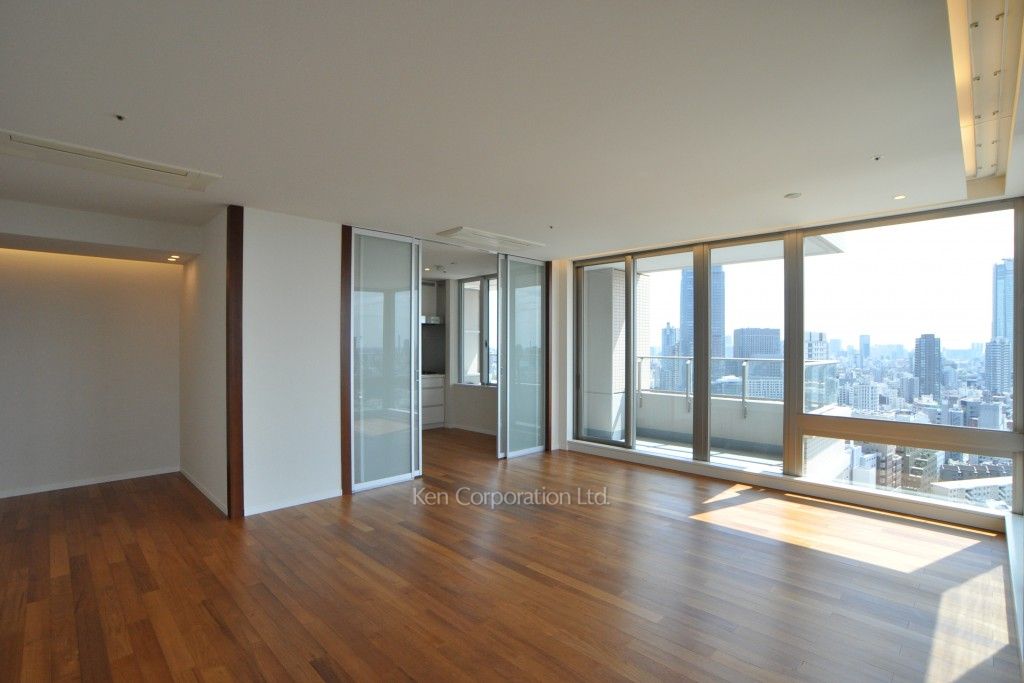 パークアクシス青山一丁目タワーの写真 リビングダイニング