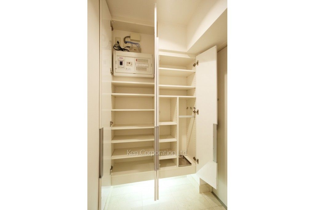 カスタリア麻布十番の写真 シューズクローゼット