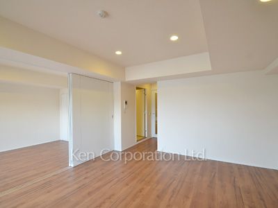 西麻布BLESSの写真 リビングダイニング※9階の同じ間取りタイプを撮影。仕様が異なることがあります。