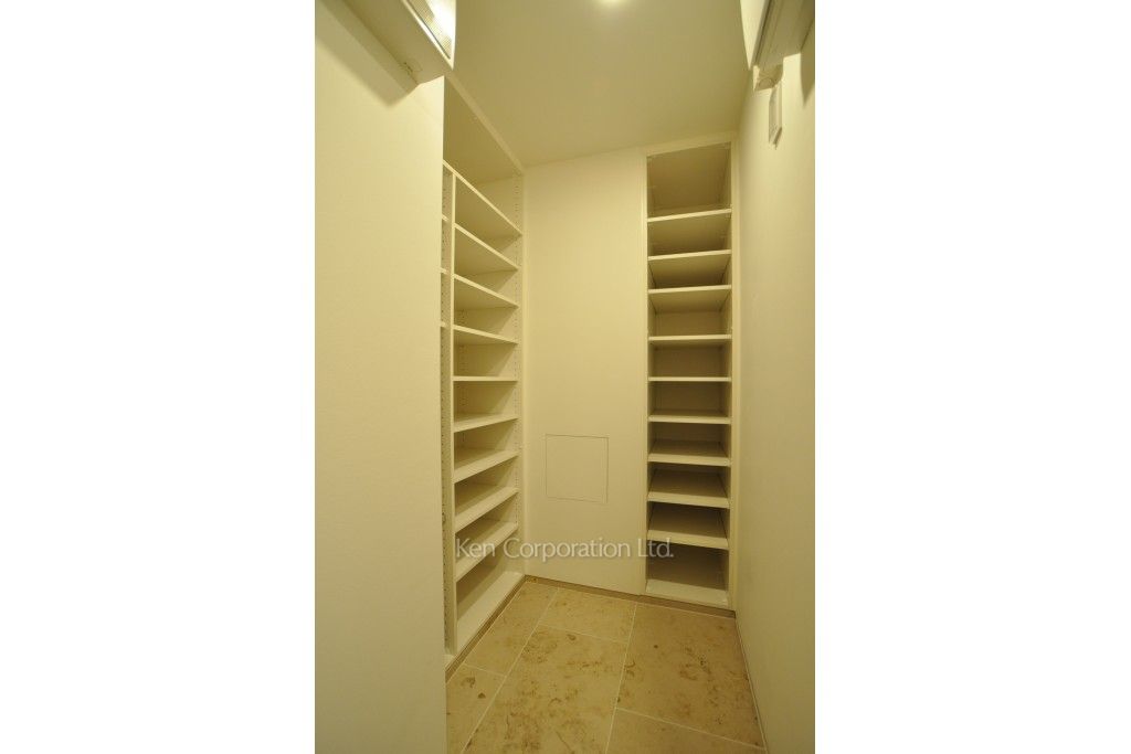 ウェリス有栖川の写真 シューズインクローゼット