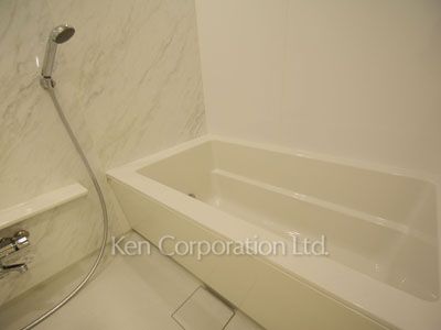 バスルーム ※1階の同じ間取タイプを撮影。仕様が異なることがあります。