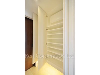 パークコート千代田富士見ザタワーの写真 シューズクローゼット