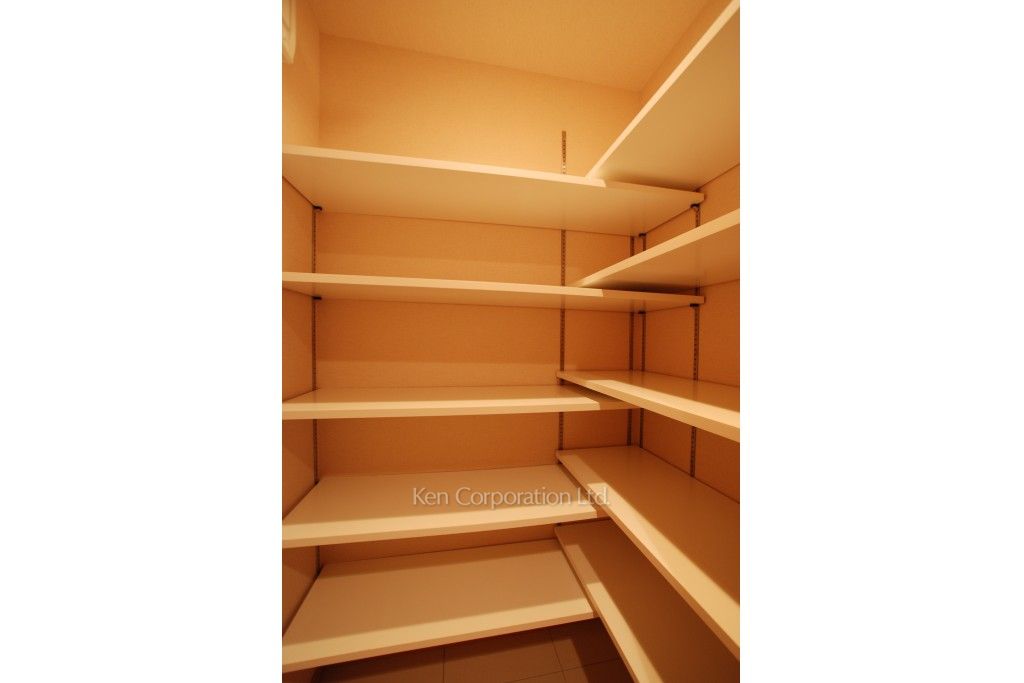 MFPR目黒タワーの写真 シューズインクローゼット ※5階の同じ間取タイプを撮影。仕様が異なることがあります。