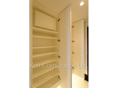 ザ・パークハウス西麻布レジデンスの写真 シューズクローゼット