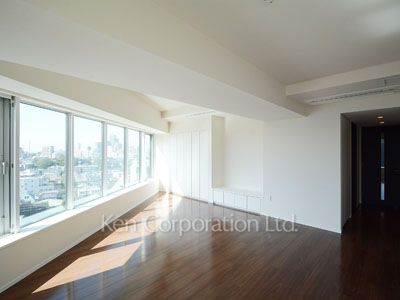 プラウドタワー白金台の写真 リビングダイニング