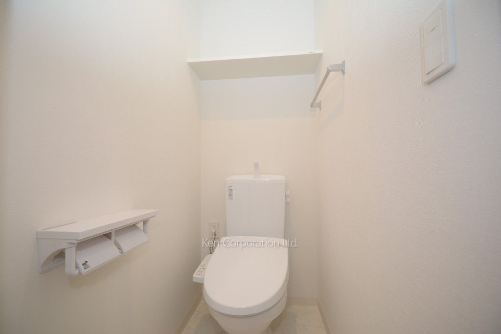 カスタリア人形町Ⅲの写真 トイレは二つあります。 ※7階の同じ間取タイプを撮影。仕様が異なることがあります。