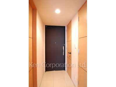 玄関 ※9階の同じ間取タイプを撮影。仕様が異なることがあります。