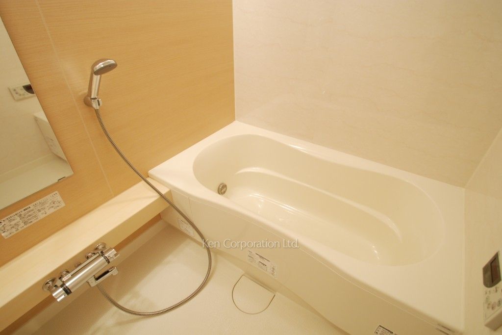 バスルーム ※9階の同じ間取タイプを撮影。仕様が異なることがあります。