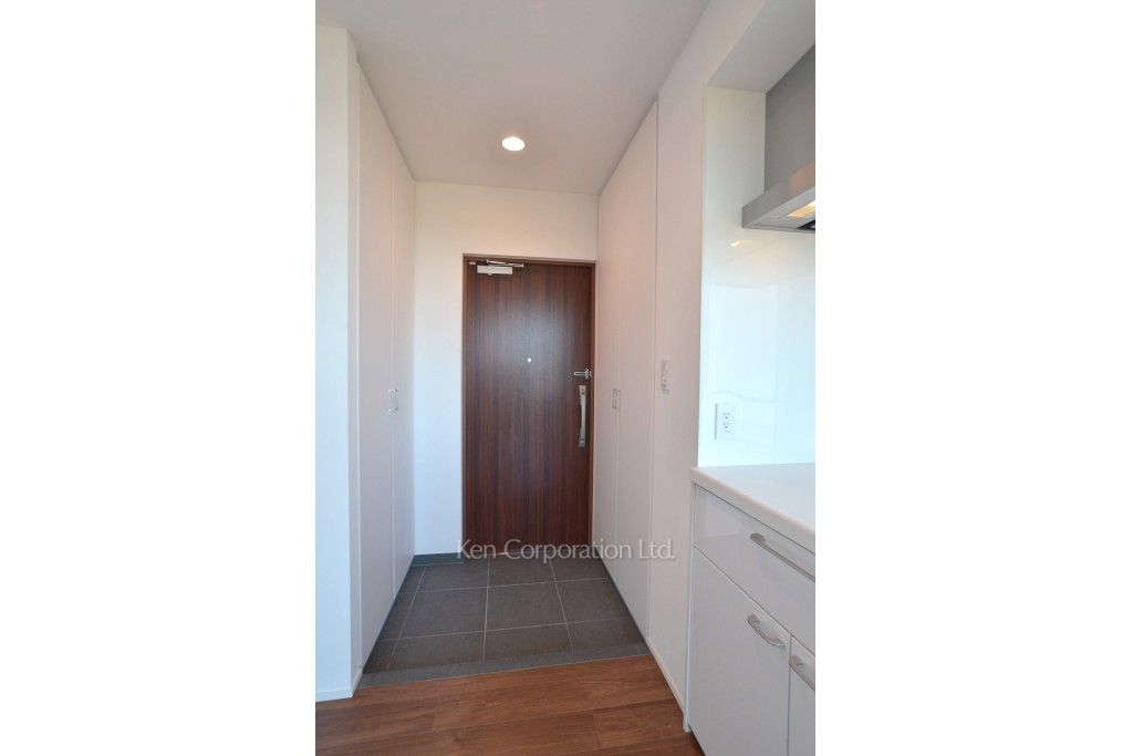 La Versoixの写真 玄関※4階の同じ間取りタイプを撮影。仕様が異なることがあります。