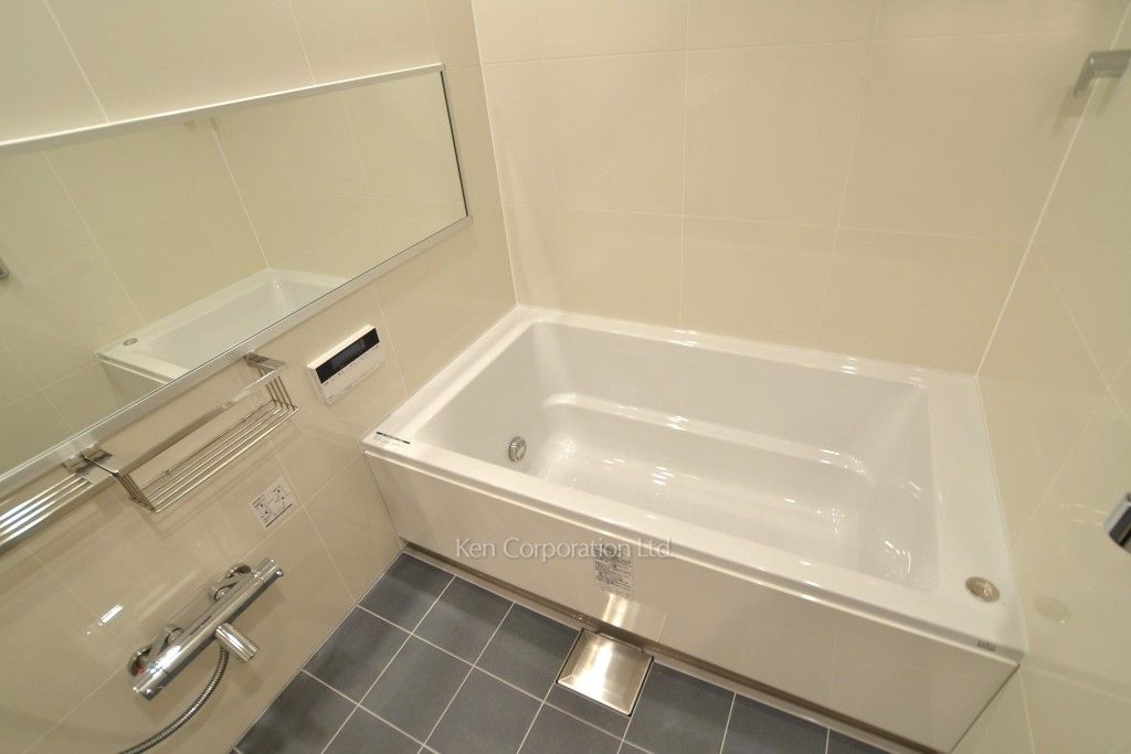 La Versoixの写真 バスルーム※4階の同じ間取りタイプを撮影。仕様が異なることがあります。