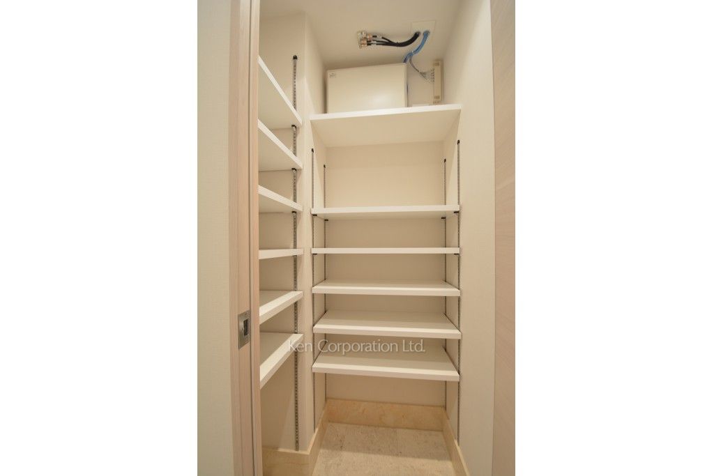 品川タワーレジデンスの写真 シューズインクローゼット