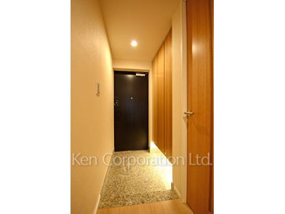 マジェスティハウス新宿御苑パークナードの写真 玄関