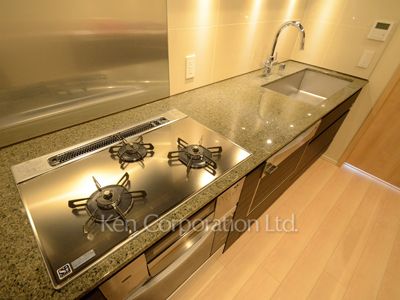 キッチン ※4階の同じ間取タイプを撮影。仕様が異なることがあります。