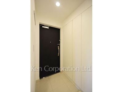 コンフォリア渋谷WESTの写真 玄関 ※13階の同じ間取タイプを撮影。仕様が異なることがあります。