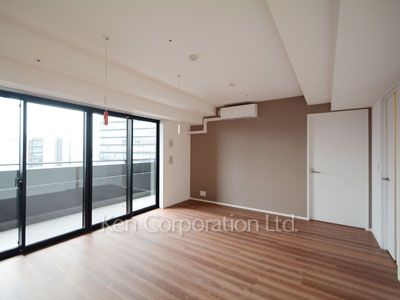 コンフォリア渋谷WESTの写真 リビングダイニング ※13階の同じ間取タイプを撮影。仕様が異なることがあります。